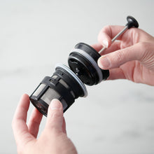 Load image into Gallery viewer, ESPRO P0 Ultralight Travel Coffee Press - Black (16oz / 473ml)